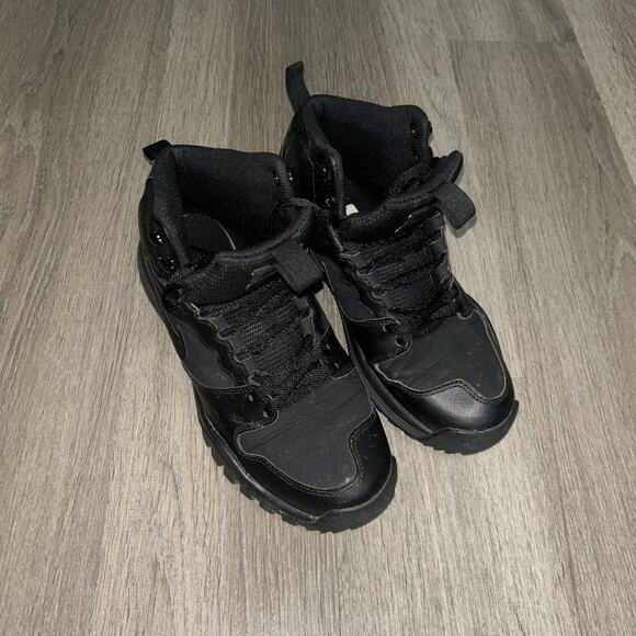 Nike Youth Dual Fusion Hills Mid 695784-004 Black Sneakers / Boots Shoes Size 7 main image 4